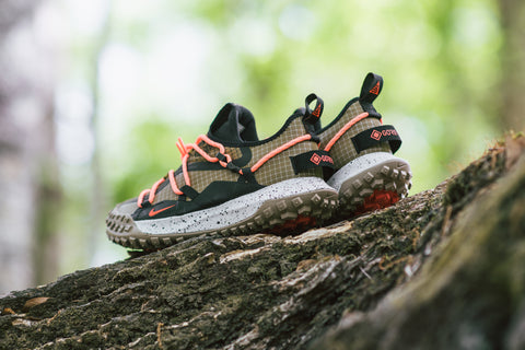 Nike ACG Mountain Fly Low GORE-TEX 'Dark Smoke Grey' & 'Hazel Rush'