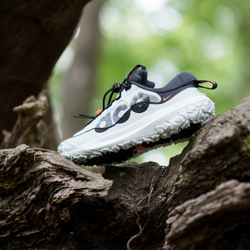 Nike store acg white