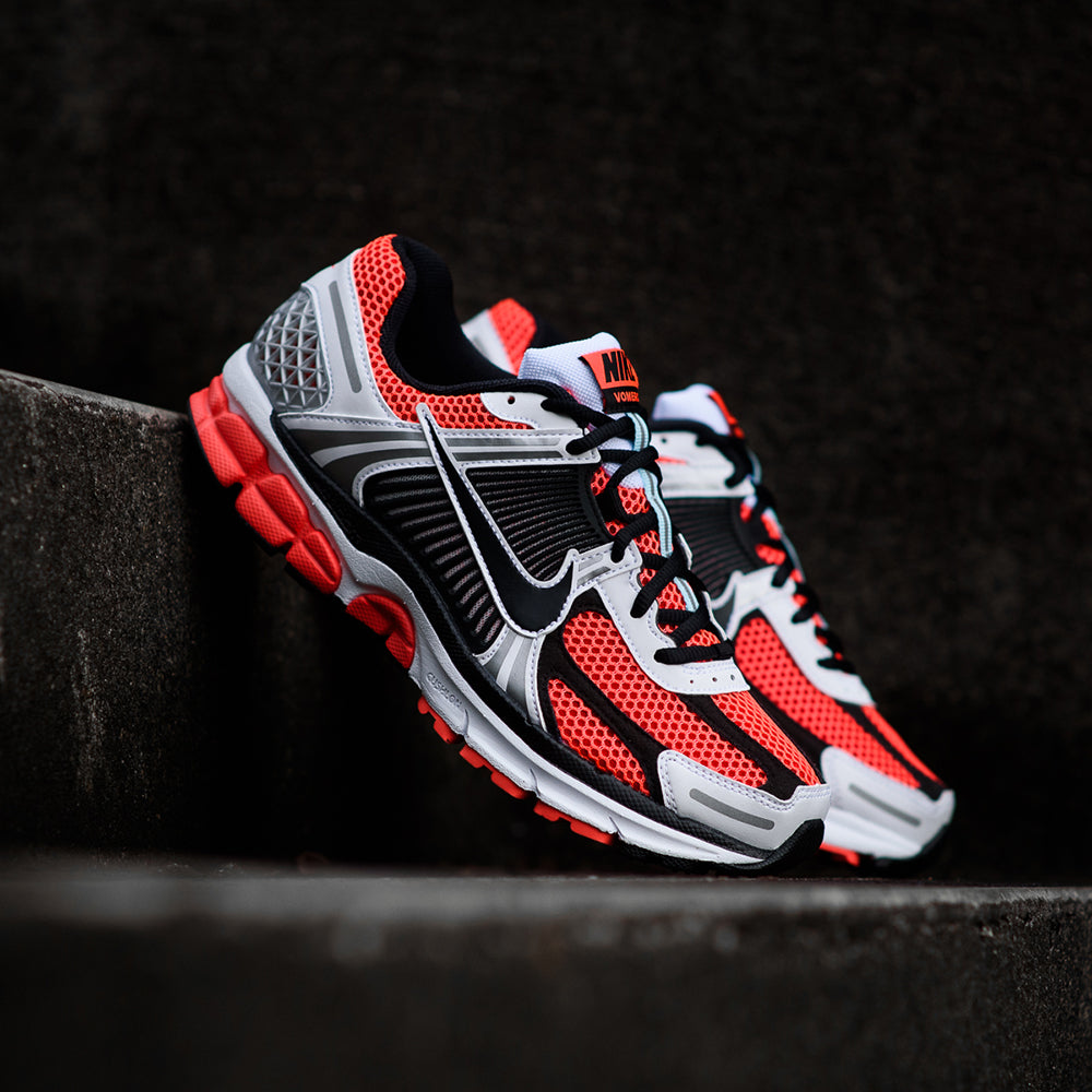 Nike zoom vomero red discount