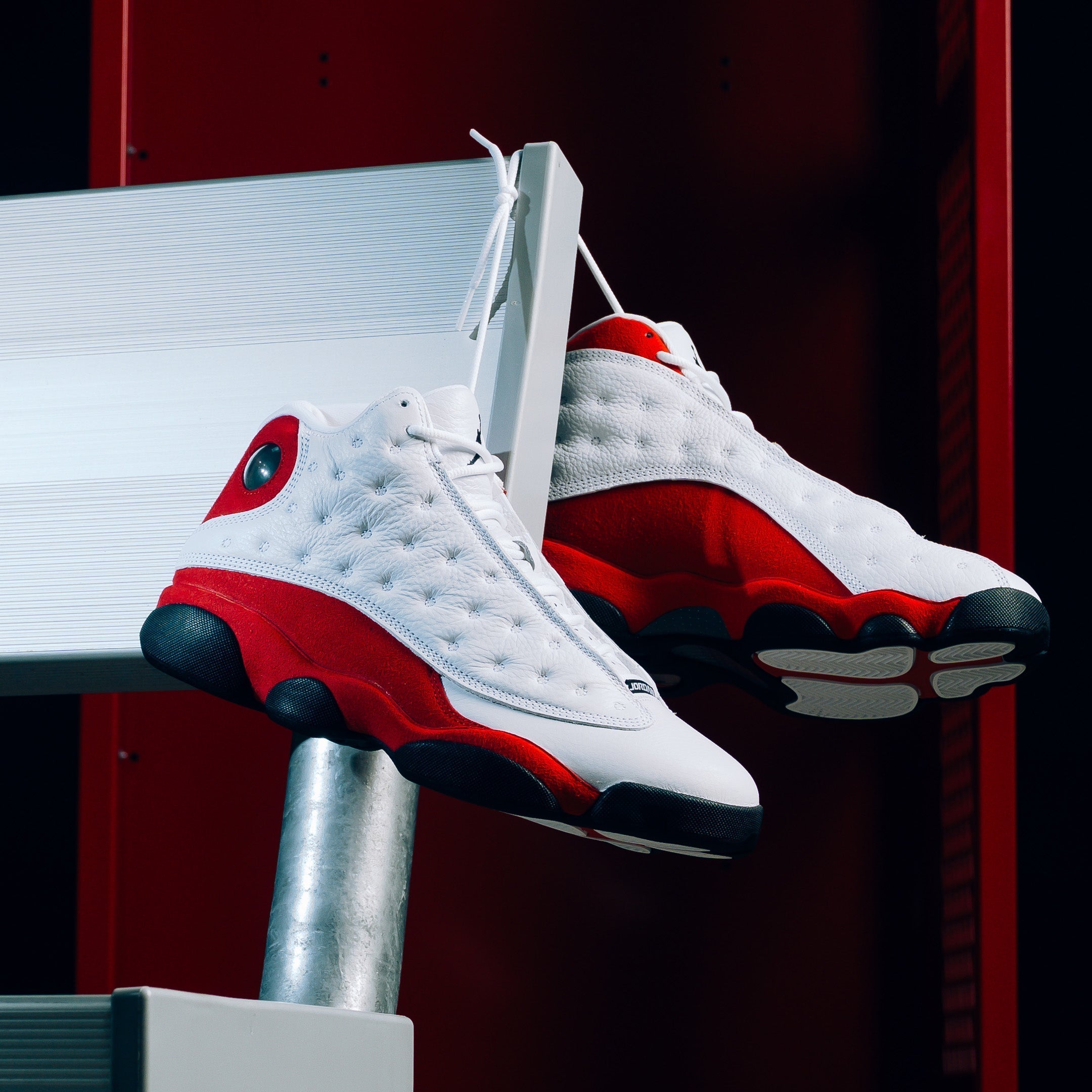Air Jordan 13 ホワイト/レッド Sneaker Politics