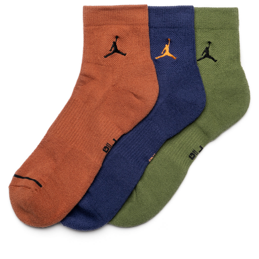 Detailed images of the Air Jordan Tinker Alternate via realchickewop