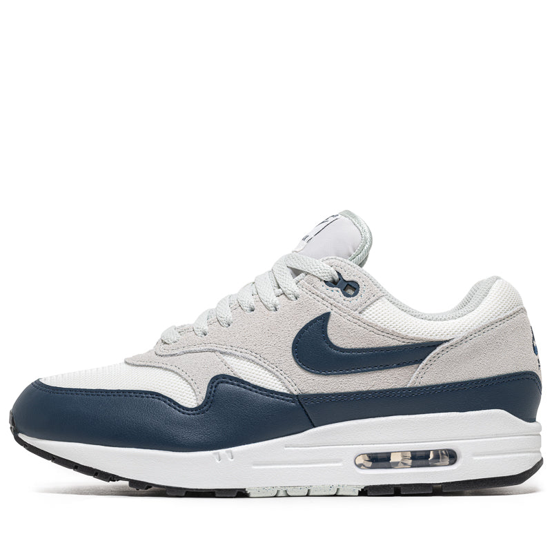 Nike air max 1 white navy on sale