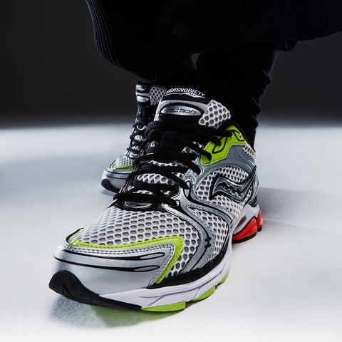 SAUCONY X HIGHSNOBIETY PROGRID TRIUMPH 4 - SILVER/MULTI