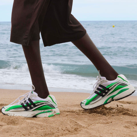 PHARRELL WILLIAMS X ADIDAS ADISTAR JELLYFISH - FOCUS OLIVE/CORE BLACK