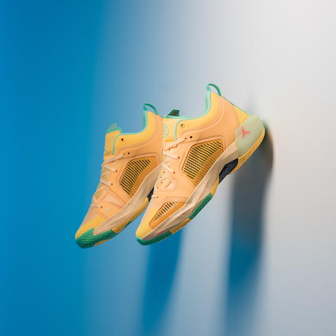 AIR JORDAN XXXVII LOW 'EYBL' - CITRON PULSE/GREEN GLOW
