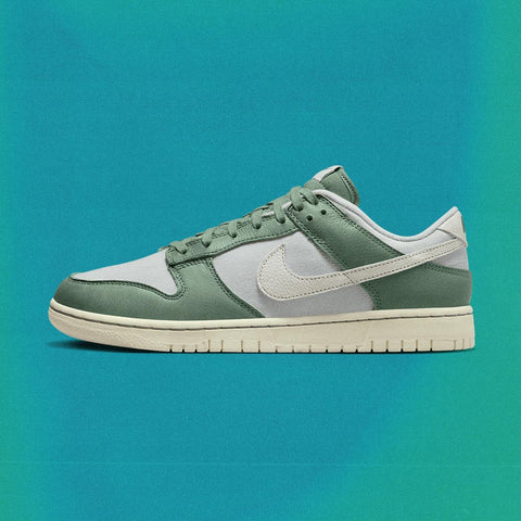 NIKE DUNK LOW - MICA GREEN/SAIL