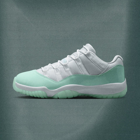 WOMEN'S AIR JORDAN 11 RETRO LOW - WHITE/IGLOO