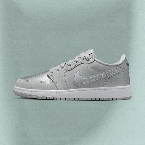 AIR JORDAN 1 RETRO LOW OG 'SILVER' (GS) - NEUTRAL GREY/METALLIC SILVER