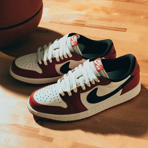 AIR JORDAN 1 RETRO LOW OG 'CHICAGO' - VARSITY RED/BLACK