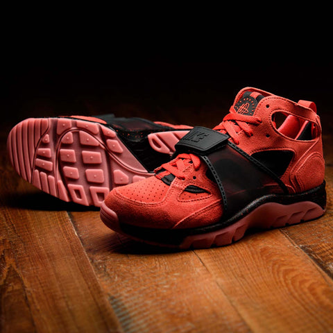 NIKE AIR TRAINER HUARACHE - CHALLENGE RED/BLACK