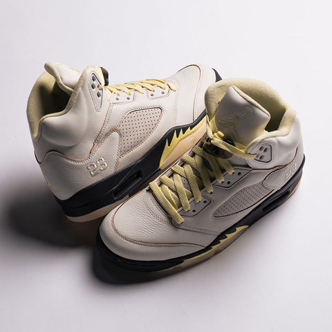 WOMEN'S AIR JORDAN 5 RETRO - SAIL/LUMINOUS GREEN