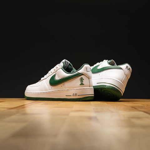 NIKE AIR FORCE 1 LOW - WHITE/DEEP FOREST