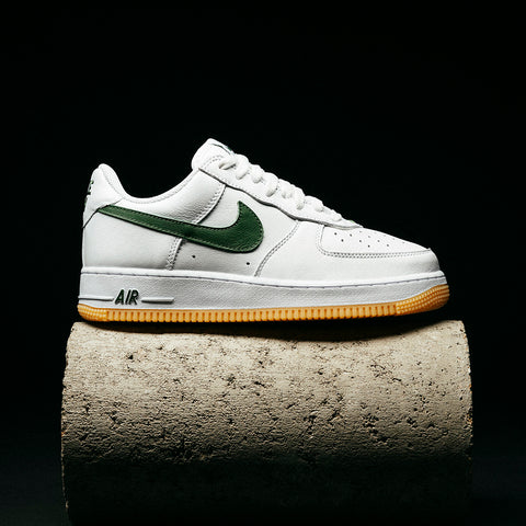 NIKE AIR FORCE 1 LOW RETRO - WHITE/FOREST GREEN