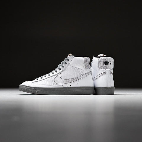 NIKE BLAZER MID '77 'CLASSICS' - WHITE/SMOKE GREY