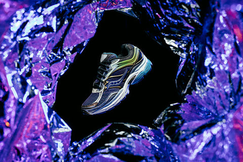 POLITICS FOR SAUCONY PROGRID OMNI 9 ‘CRYSTAL CAVE’