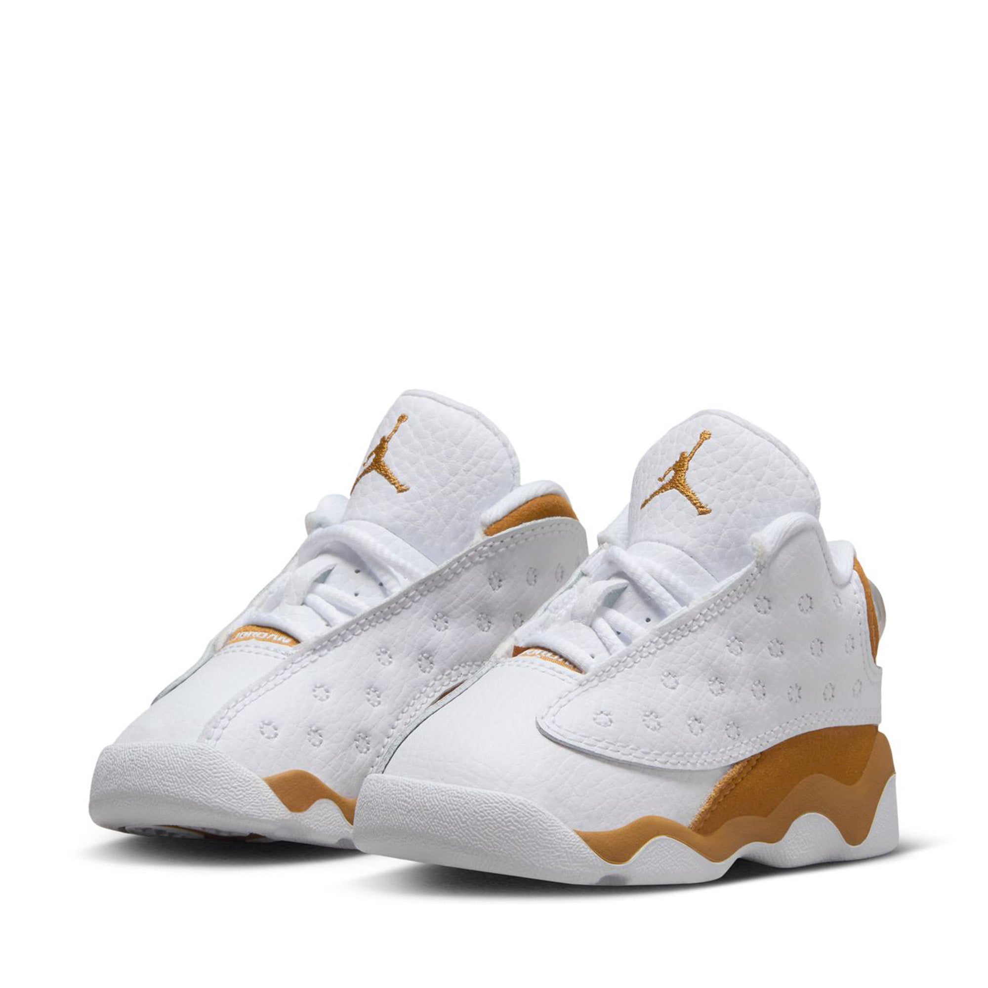 Jordan 13 2025 blanco con dorado