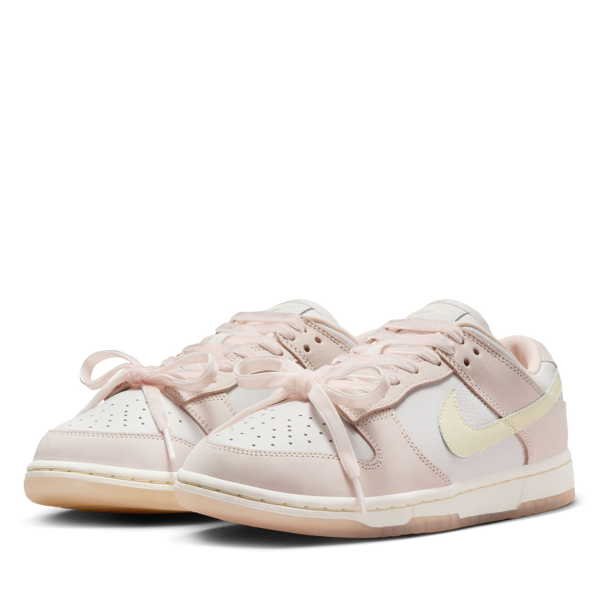 国内配送 NIKE W DUNK LOW SE PARTICLE PINK/COCONUT MILK NIKE Dunk Low SE FD8683 700 - Shiekh