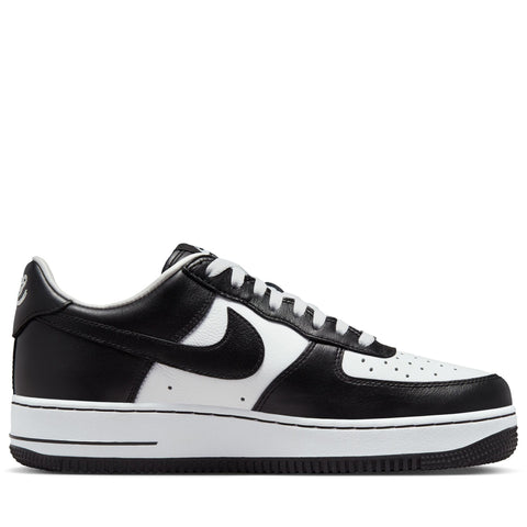 Nike Air Force 1 Low Retro QS Sneakers in White/Classic Green, Size UK 4.5 | End Clothing