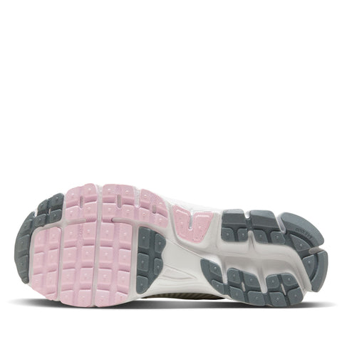 Women's Nike Zoom Vomero 5 - Photon Dust/Metallic Silver