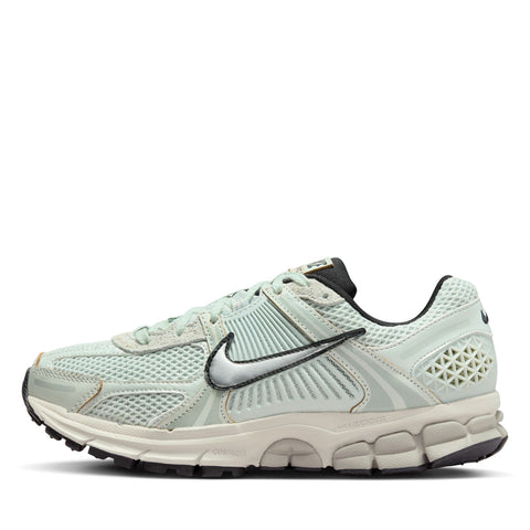 Women's Nike Zoom Vomero 5 - Light Silver/Chrome