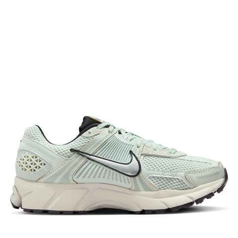 Women's Nike Zoom Vomero 5 - Light Silver/Chrome