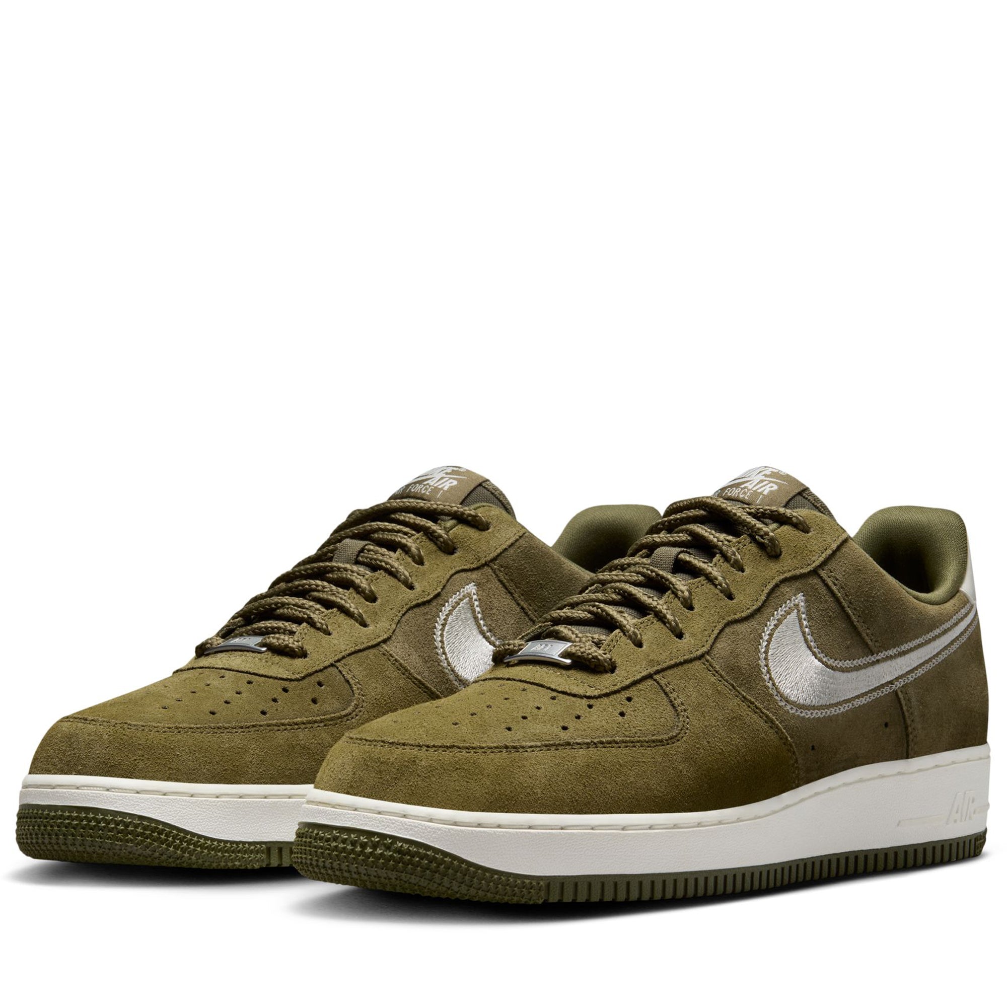 国内配送 NIKE AIR FORCE 1 '07 LV8 MEDIUM OLIVE/SAIL Sneaker Politics
