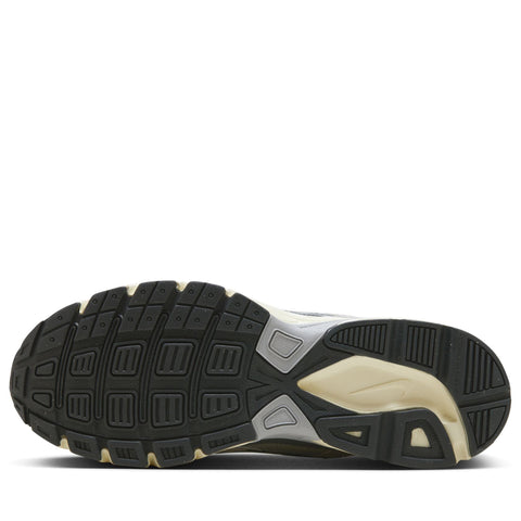 Nike Initiator - Light Bone/Smoke Grey