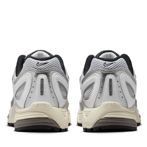 Women's Nike Air Pegasus 2005 - White/Metallic Silver