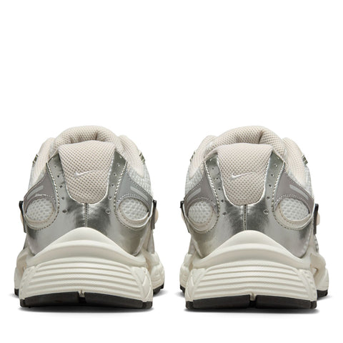 Women's Nike V5 RNR - Summit White/Light Orewood Brown