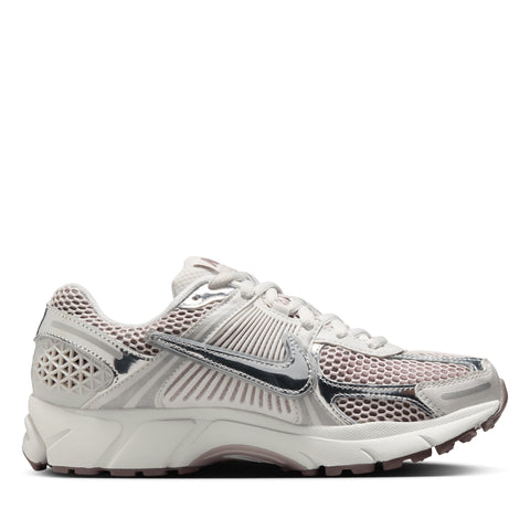Women's Nike Zoom Vomero 5 - Vast Grey/Metallic Silver