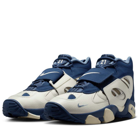 Nike Air Diamond Turf II 'Royals' - Sail/Mystic Navy
