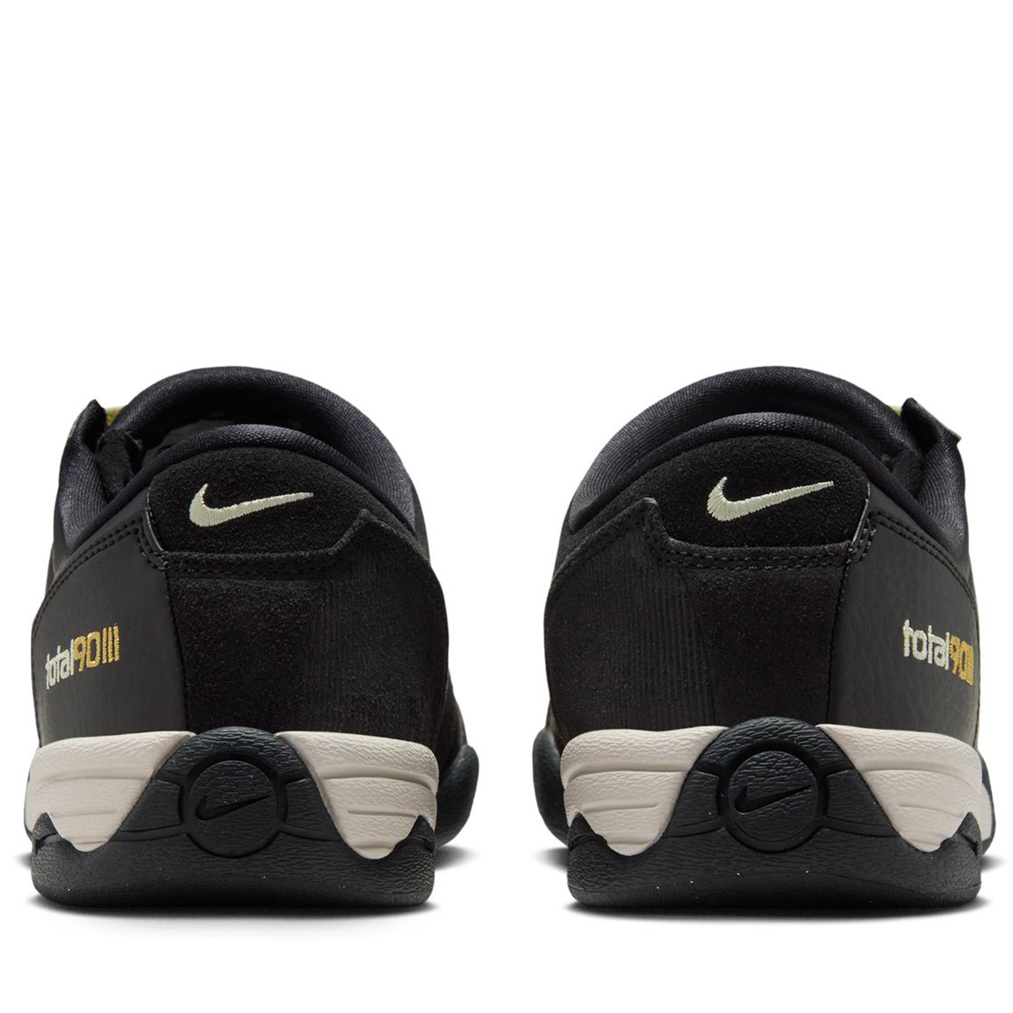 ナイキ　NIKE total90 トレーニングシューズ　テック系　ナード Total 90 'Metallic Silver and Black' (HJ9351-002) Release Date