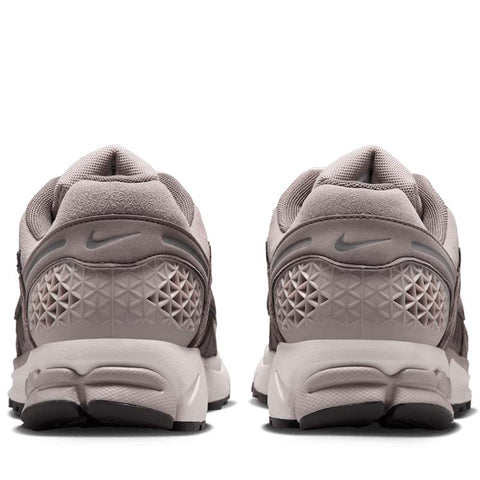 Nike Zoom Vomero 5 SE - College Grey/Medium Ash