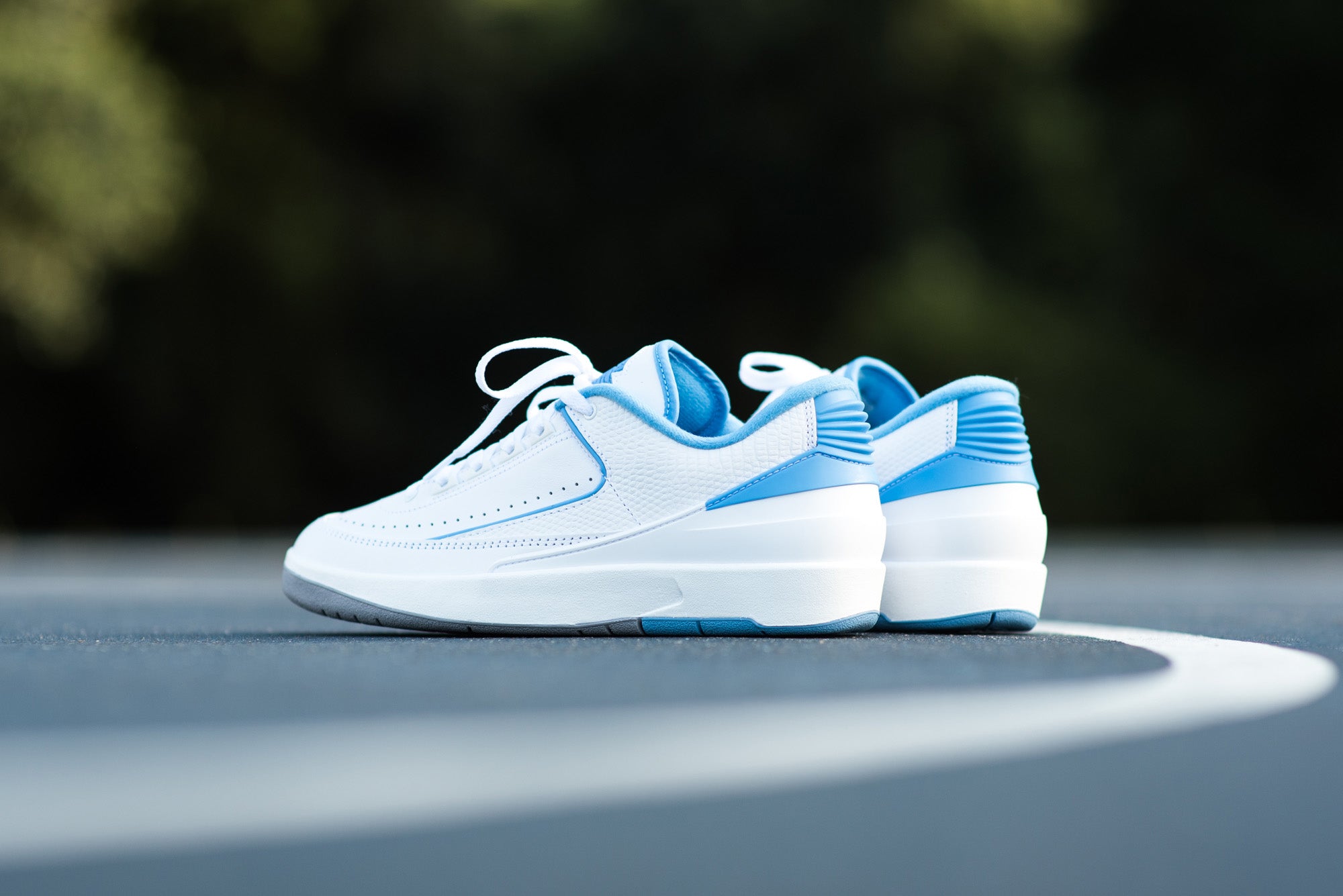 Jordan 2 blue and white online
