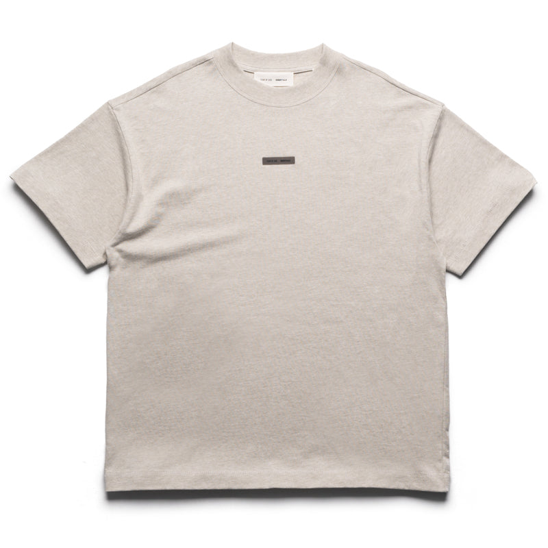 【Fear of God ESSENTIALS】 コアロゴ ジャージー Tシャツ Fear of God ESSENTIALS Men's Core Logo Jersey T-Shirt in