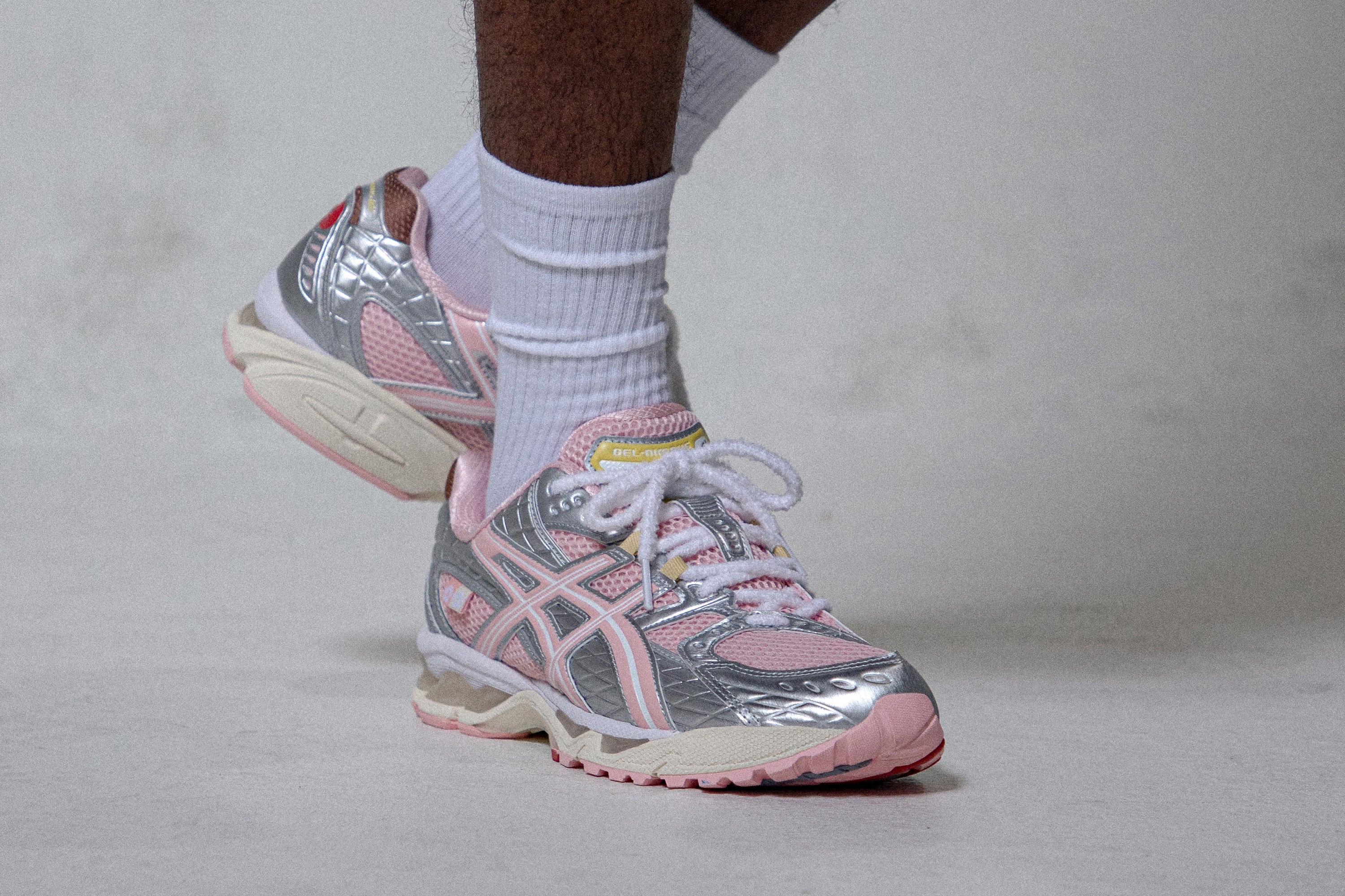 靴 asics GEL-NIMBUS atmos VANDYTHEPINK 27.5 VandyThePink ASICS Banana Split Pack Releases May 30, 2025