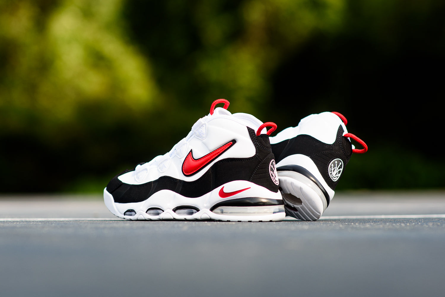 nike air red black and white
