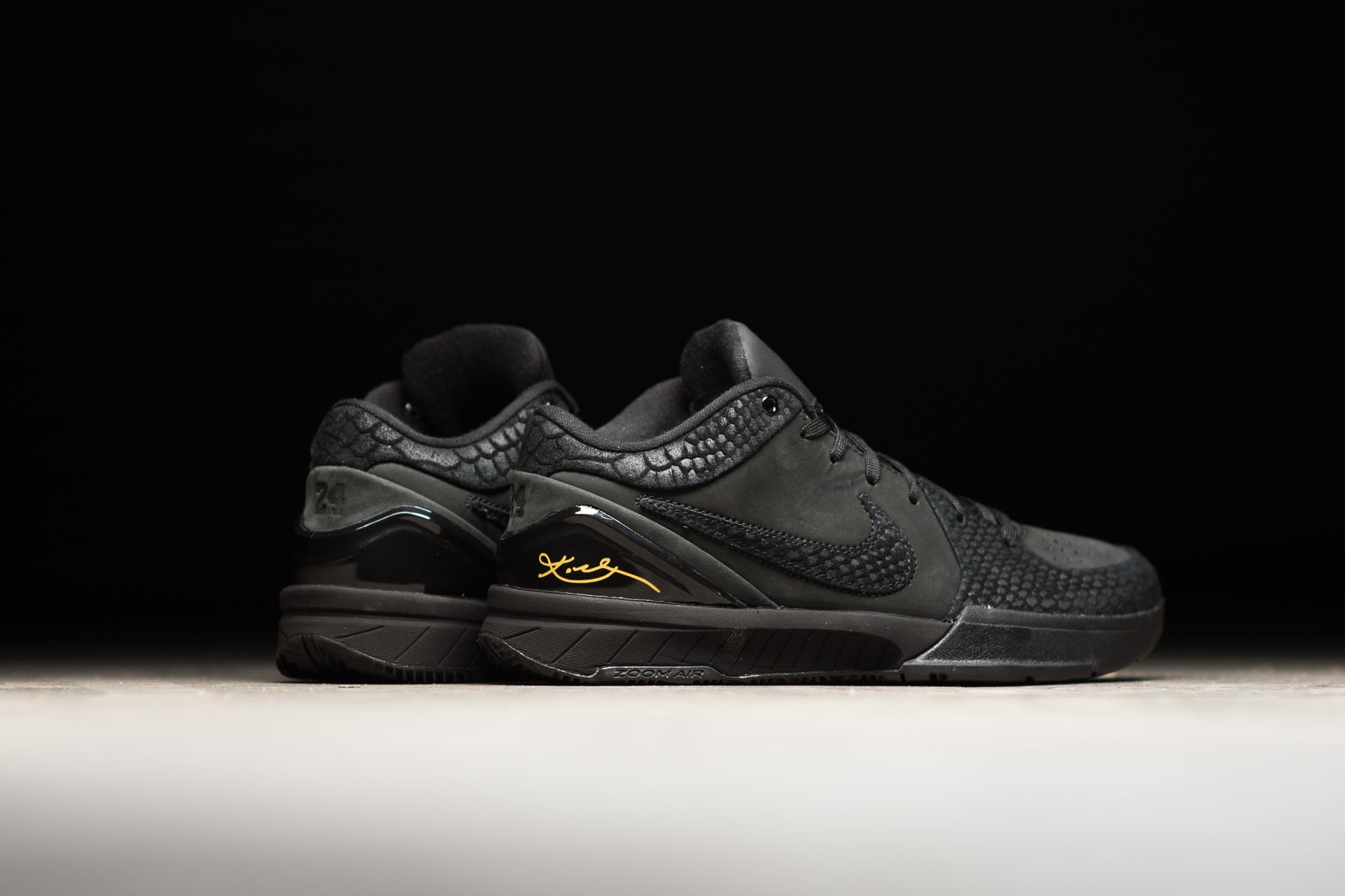Kobe 12 black and gold hotsell