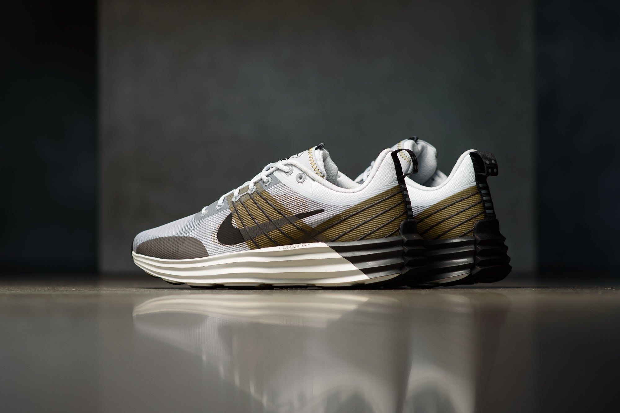 Sneaker Politics Opium - Pluto lunar white sneakers boots