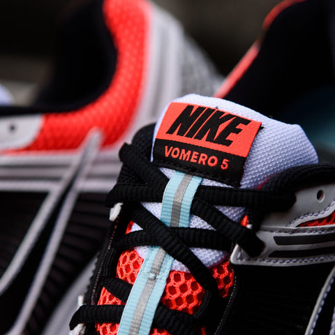 Nike Zoom Vomero 5 SE - Bright Crimson/Black