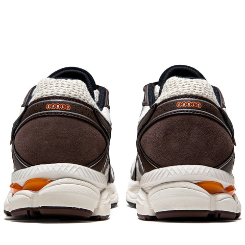 EARLS x Asics Gel-Cumulus 16 - Coconut Milk/Black
