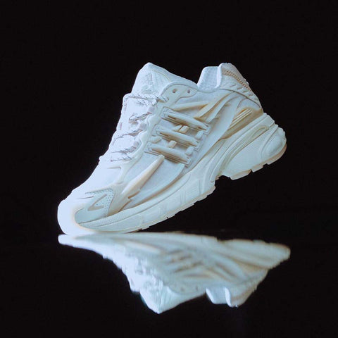 Pharrell Williams x Adidas Adistar Jellyfish - Chalk White/Off White