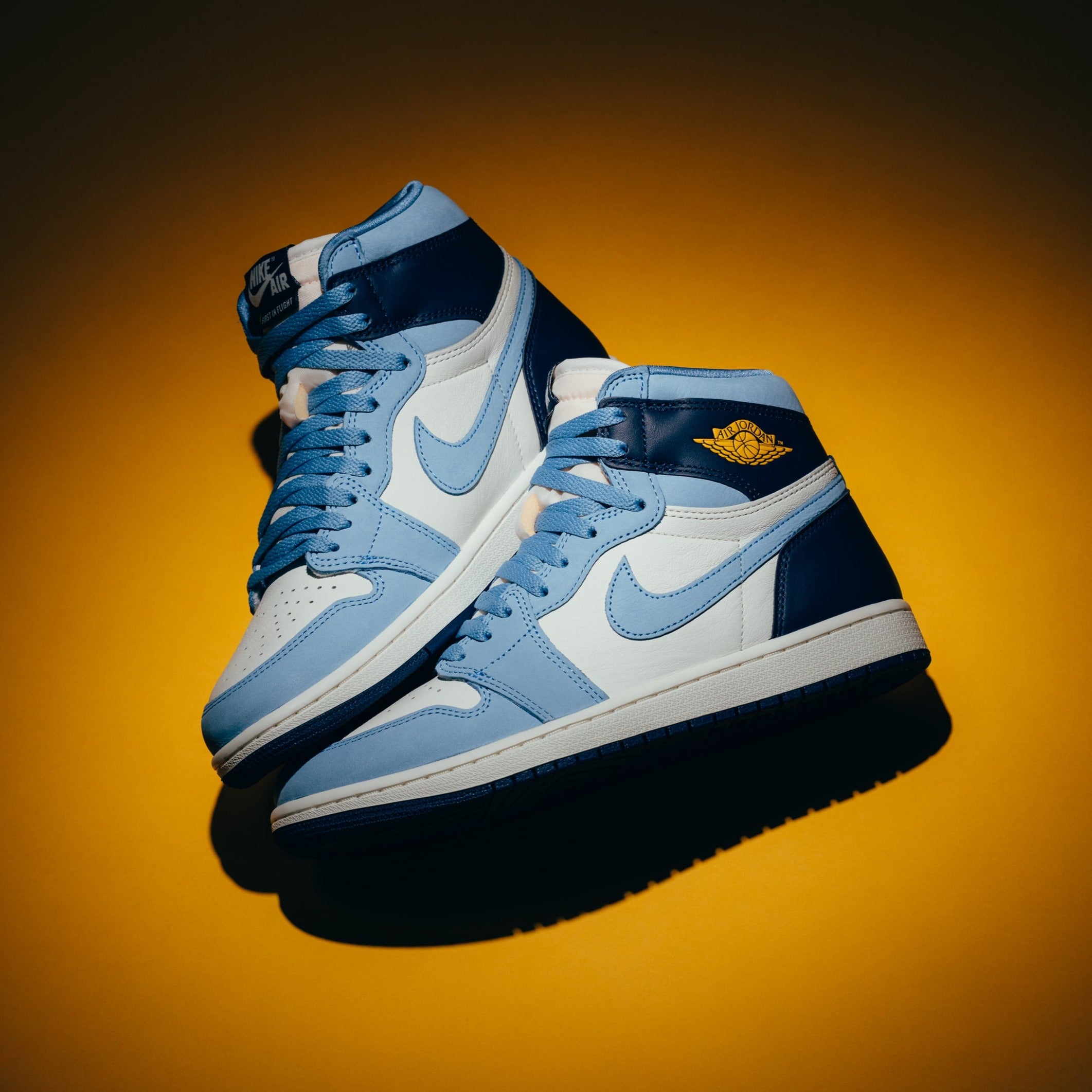 Blue and gold jordan 1 shops