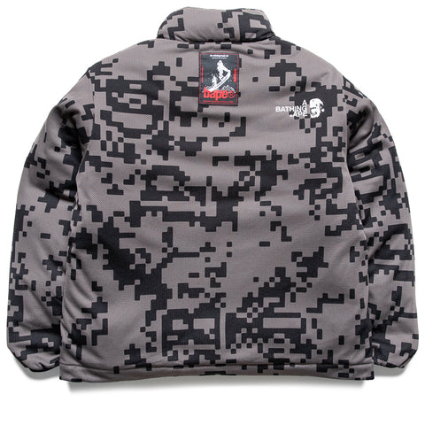 Kazuki Kuraishi x A Bathing Ape Pixelate Camo Reversible Down Jacket - Black