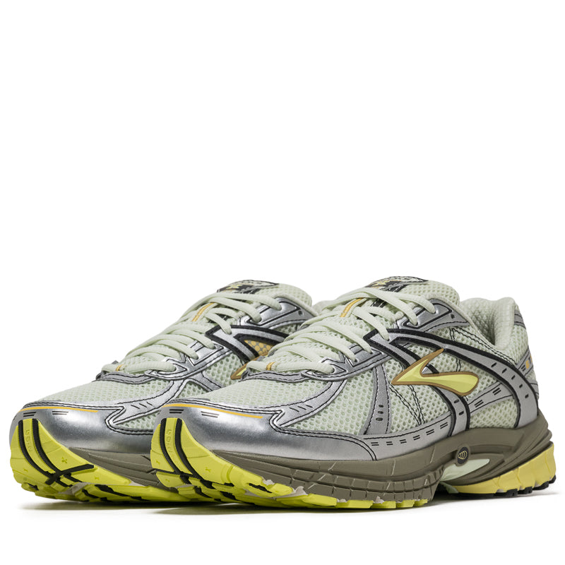 Sneaker-Politics-BROOKS-