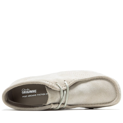 POST ARCHIVE FACTION x Clarks Wallabee Boot - Beige Suede