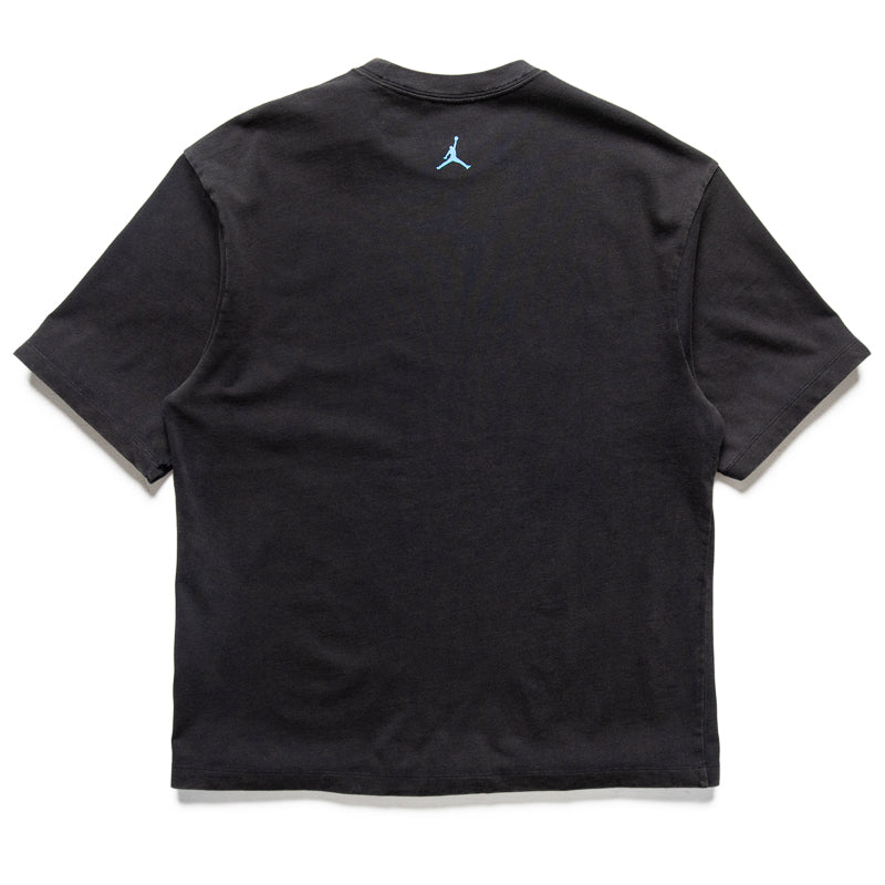 ★Nike★ Jordan Flight Essential Graphic T-Shirt M Black Dar Air Jordan Flight Essentials Black Graphic T-Shirt – Puffer Reds