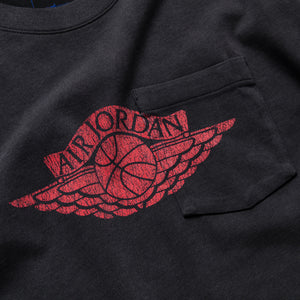 Jordan Flight Essentials Pocket Tee - Black/University Red