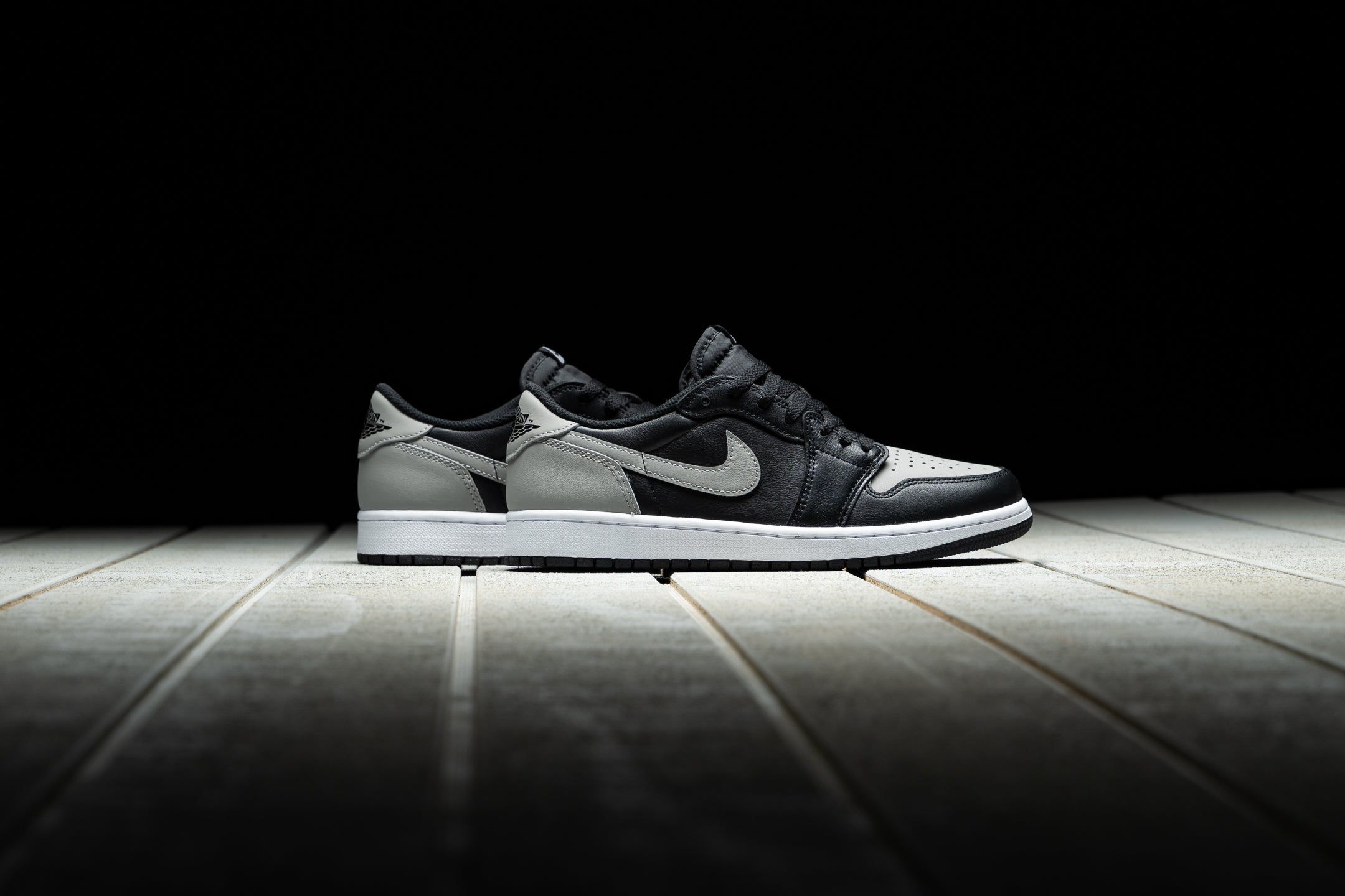 Air jordan 1 shops retro low shadow