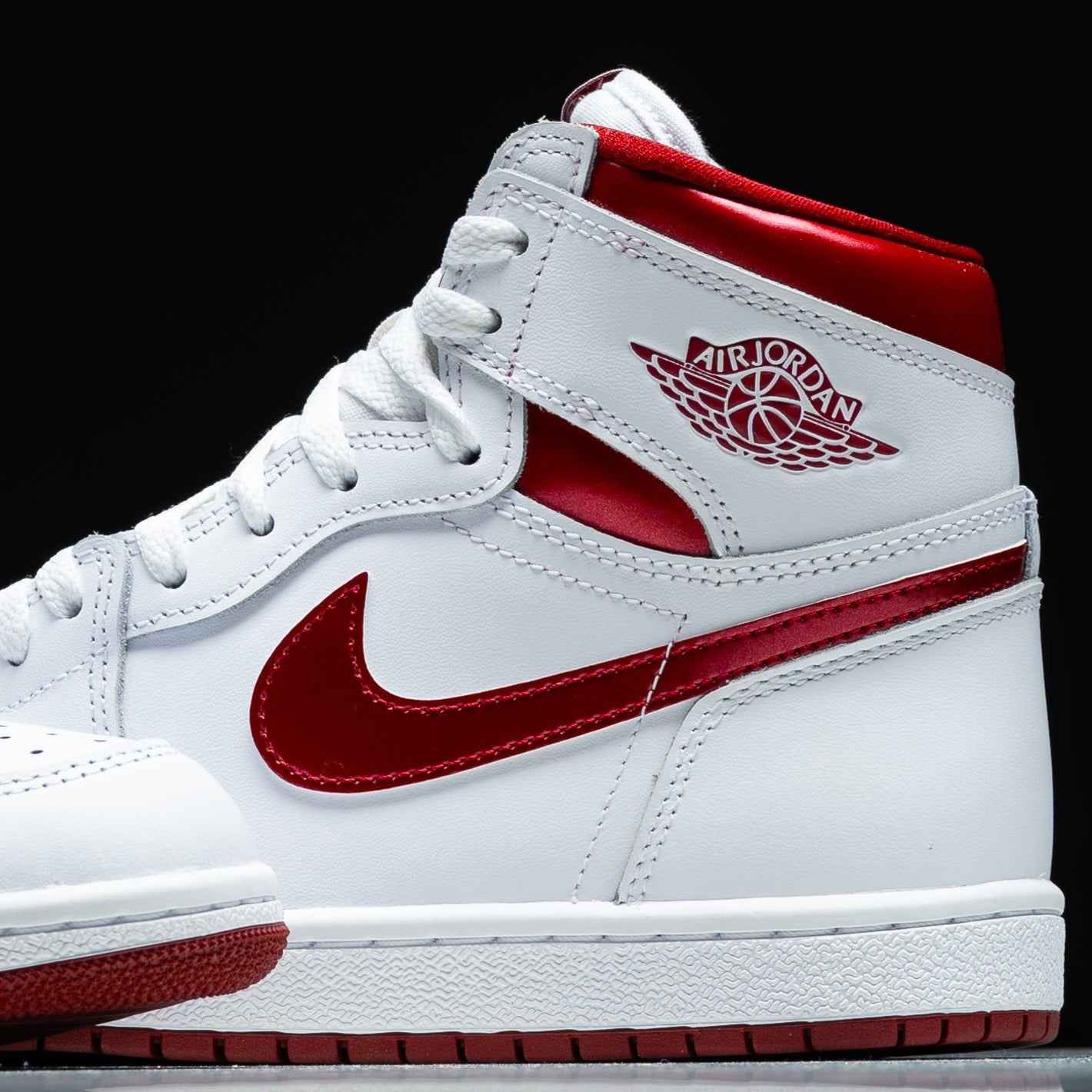 Nike buy Air Jordan 1 Metallic Red/White